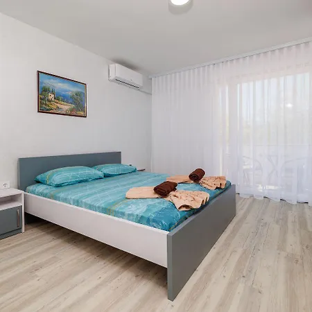 Traumhaftes Direkt An Der Strandpromenade Mit Vielen Palmen Apartamento Crikvenica
