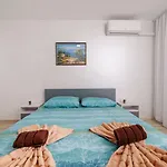 شقة Traumhaftes Direkt An Der Strandpromenade Mit Vielen Palmen تْسْغيكفانِتْسا