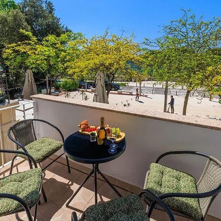 Traumhaftes Direkt An Der Strandpromenade Mit Vielen Palmen Lägenhet