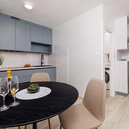 Traumhaftes Direkt An Der Strandpromenade Mit Vielen Palmen Lägenhet *