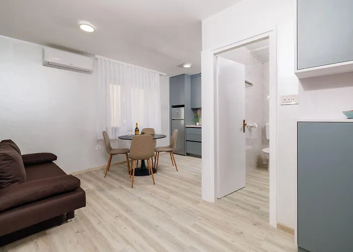 Lägenhet Traumhaftes Direkt An Der Strandpromenade Mit Vielen Palmen Crikvenica